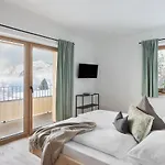Holzhackerin - The Charming Haus Am Berg 아파트호텔 슈라드밍