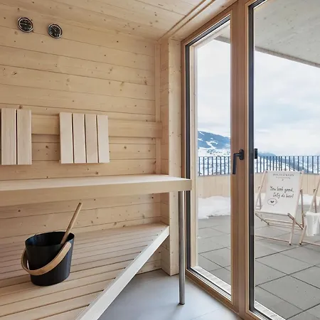 Holzhackerin - The Charming Haus Am Berg 公寓式酒店 4*