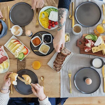 Holzhackerin - The Charming Haus Am Berg 公寓式酒店 斯拉德明