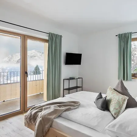 Holzhackerin - The Charming Haus Am Berg 아파트호텔 슈라드밍