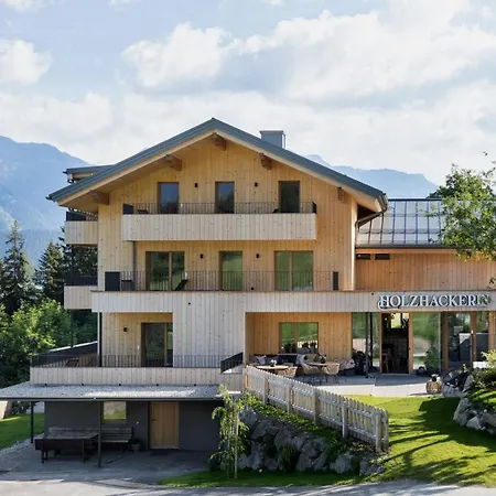 Holzhackerin - The Charming Haus Am Berg Hotel apartamentowy