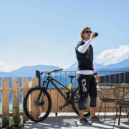 Holzhackerin - The Charming Haus Am Berg