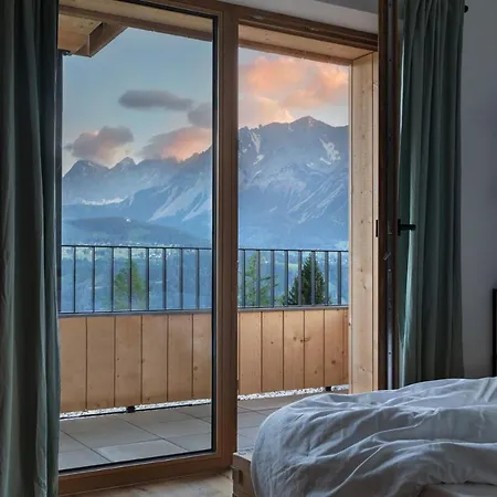 Holzhackerin - The Charming Haus Am Berg 斯拉德明