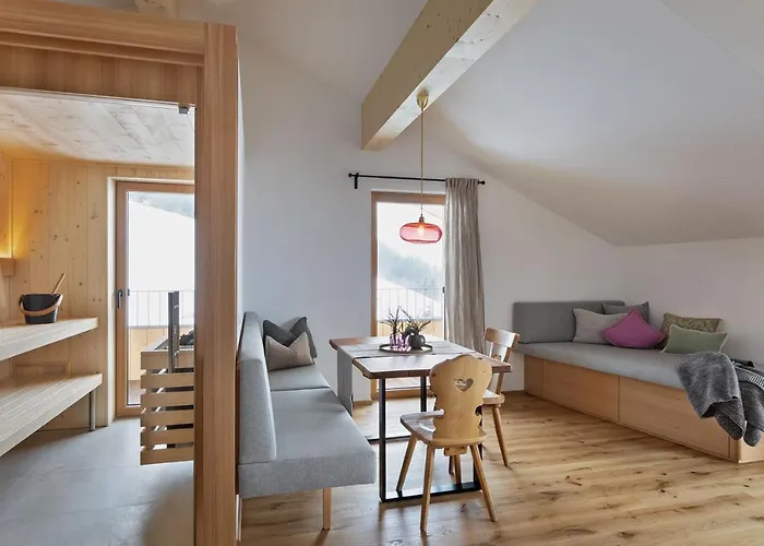 Holzhackerin - The Charming Haus Am Berg Aparthotel