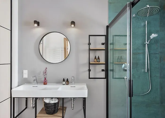 Holzhackerin - The Charming Haus Am Berg Aparthotel