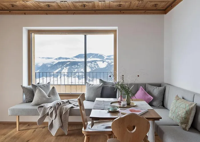 Aparthotel Holzhackerin - The Charming Haus Am Berg