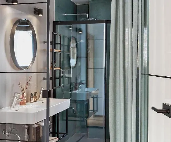 Holzhackerin - The Charming Haus Am Berg Aparthotel