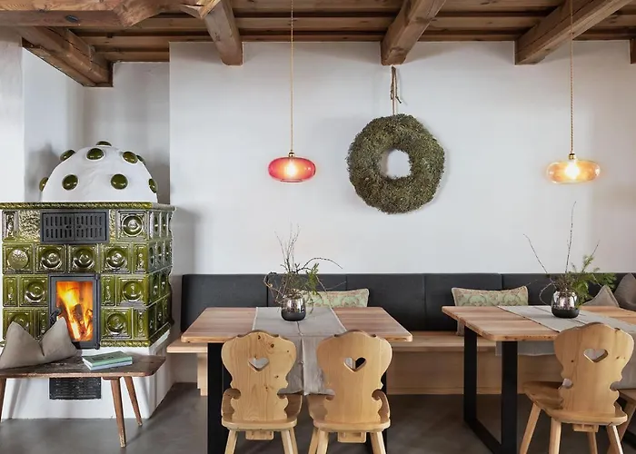 Holzhackerin - The Charming Haus Am Berg Aparthotel Schladming