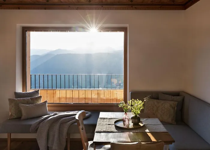 Holzhackerin - The Charming Haus Am Berg Schladming