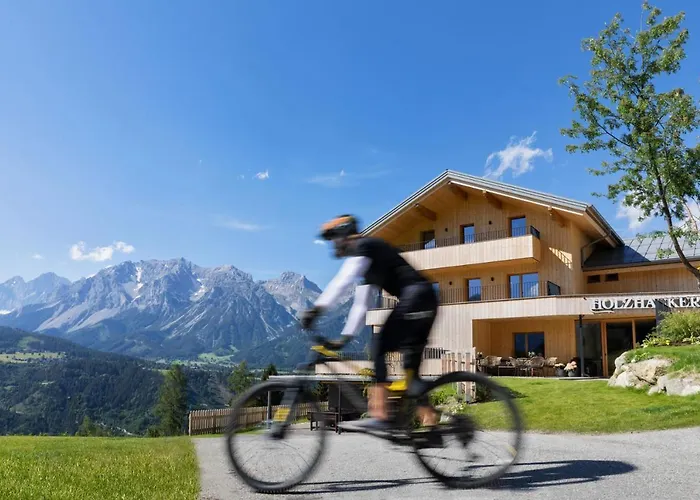 Aparthotel Holzhackerin - The Charming Haus Am Berg Schladming