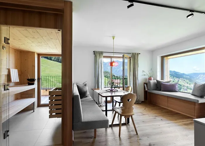 Aparthotel Holzhackerin - The Charming Haus Am Berg