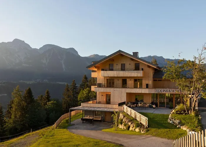 Aparthotel Holzhackerin - The Charming Haus Am Berg 4*