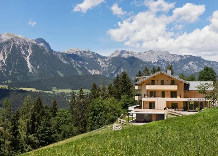 Aparthotel Holzhackerin - The Charming Haus Am Berg Schladming