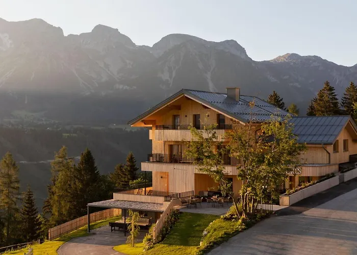 Holzhackerin - The Charming Haus Am Berg Aparthotel