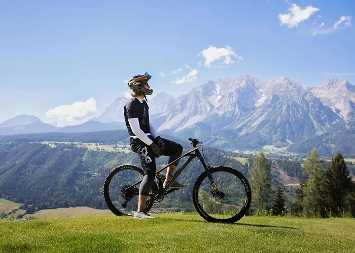 Holzhackerin - The Charming Haus Am Berg Schladming