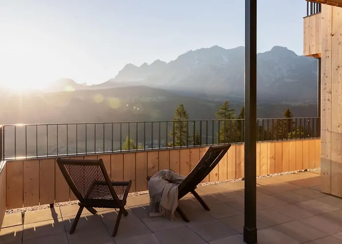 Holzhackerin - The Charming Haus Am Berg